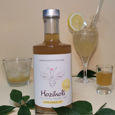 Produktbild von „Honigmadl“  Imkerei Heidi Guggenberger's Hoziholi – Die sommerliche Honiglikör-Edition